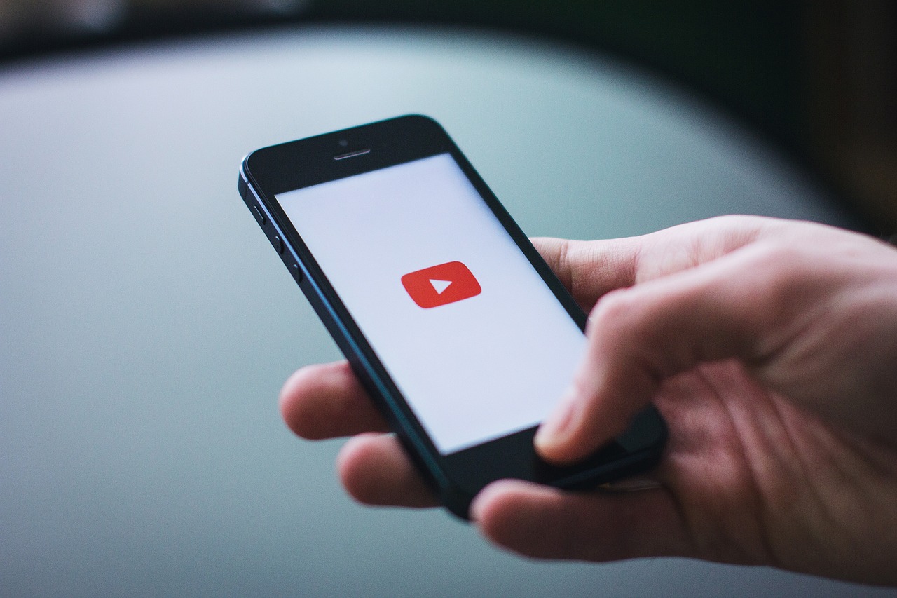 YouTubeを活用した副業の方法とは？