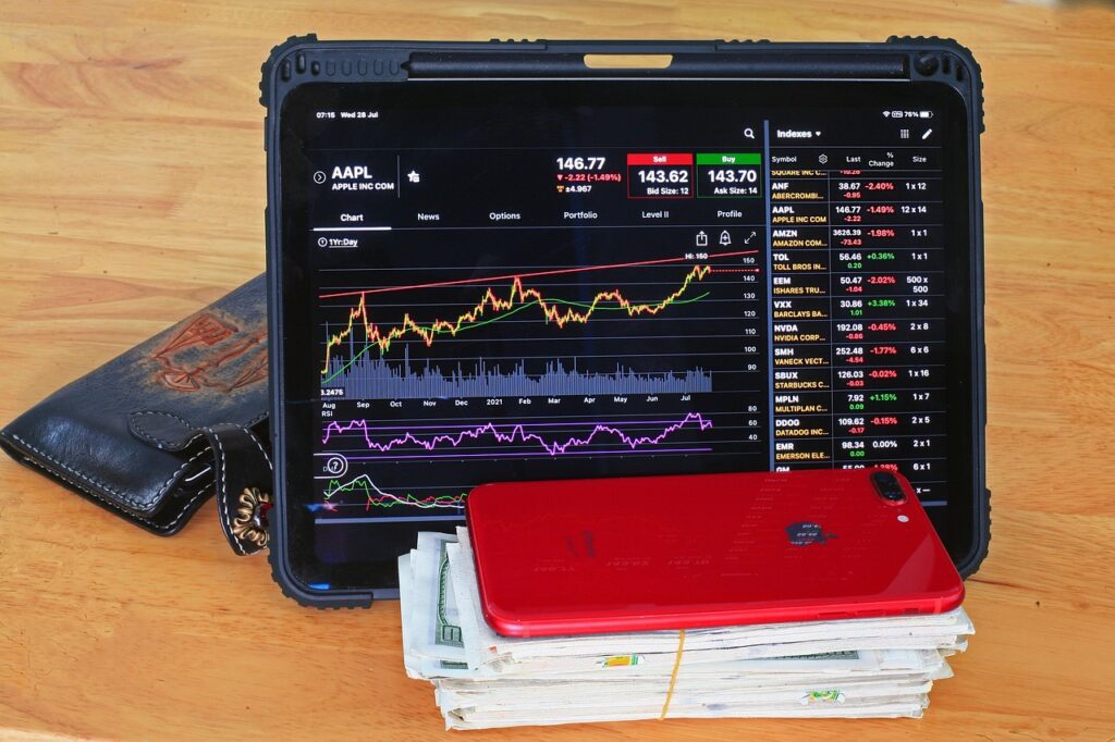 SNSフォロワーの収益化方法にはどんな選択肢がある？