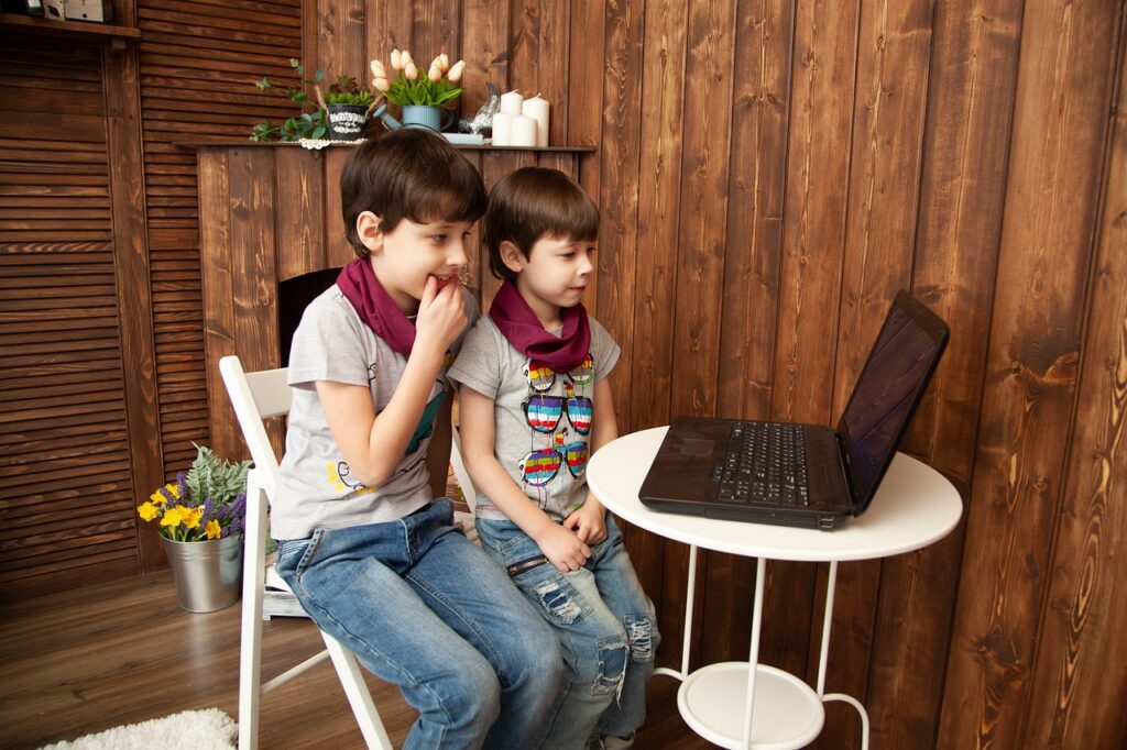 YouTubeを使った副業の始め方は？